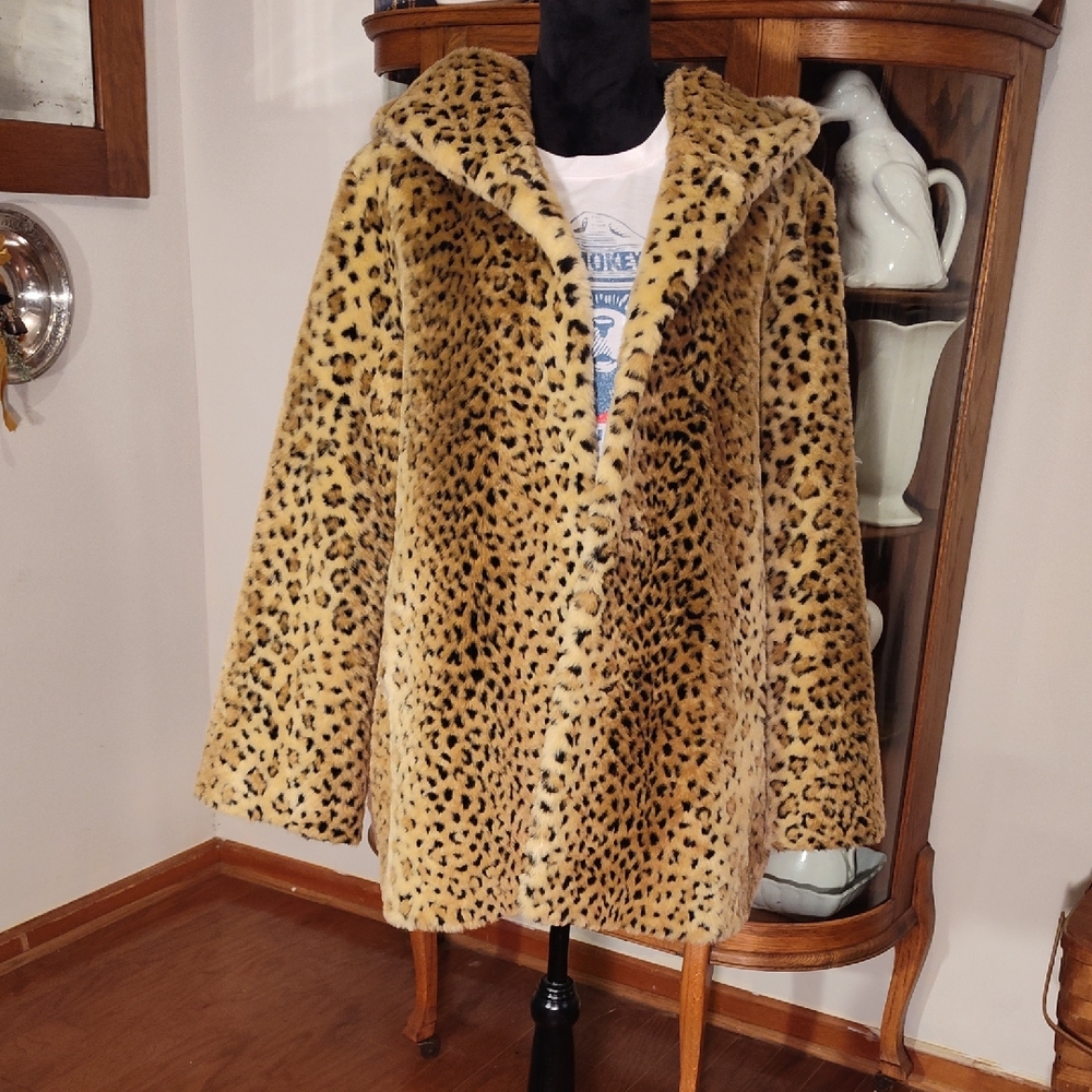 Vintage Dressbarn Cheetah Faux Fur Coat Excellent Condition